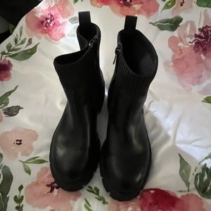 Black boots 9